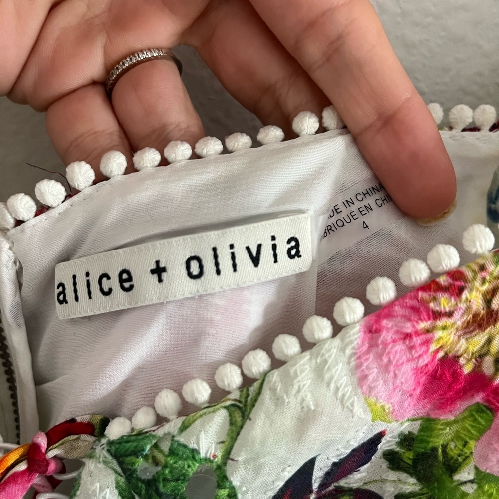Alice and olivia Crawford Mini Dress in Sunday Stroll Multi Floral Eyelet 4 - Picture 5 of 13